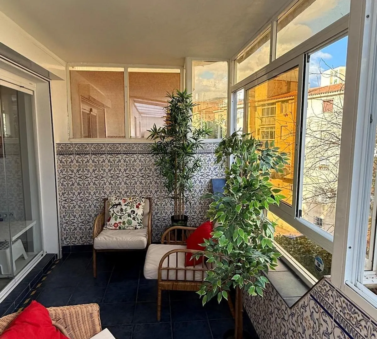 Comfortable Spacious Flat Near Station Torremolinos 0*,  Spanje