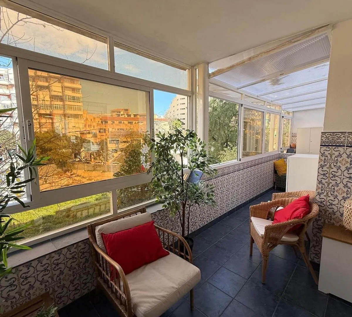 Comfortable Spacious Flat Near Station Torremolinos 0*,  Spanje